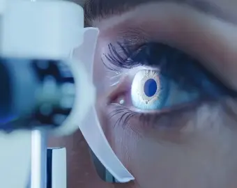 Best eye surgery specialist doctor in raigarh
