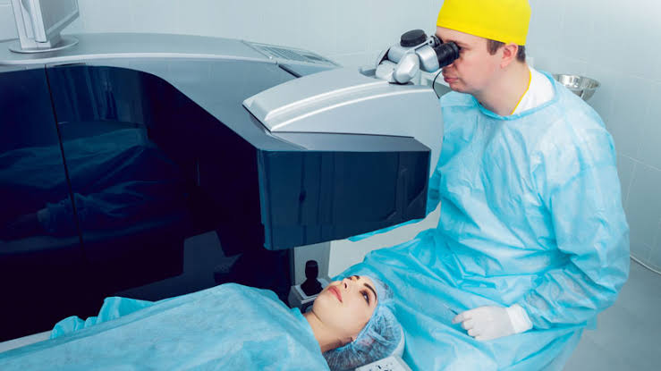 Best Eye Surgery Specialist Doctor in Damoh